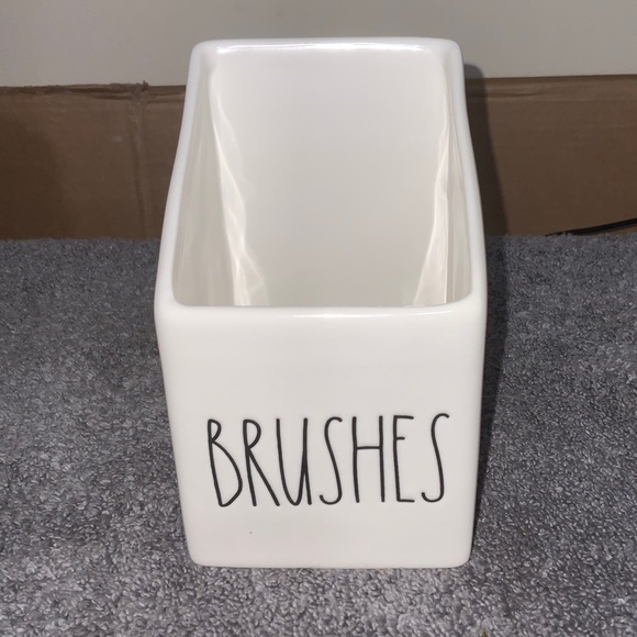 Rae Dunn BRUSHES holder - Picture 1 of 10